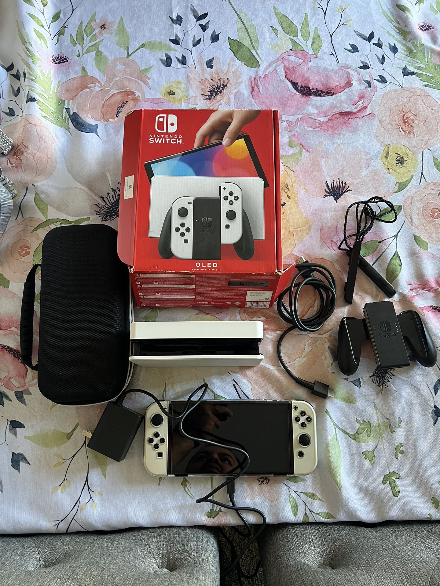 NINTENDO SWITCH OLED BUNDLE 6 GAMES INCLUDED