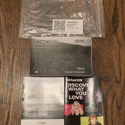 *FOR SALE* NEW 2025 Chevrolet TRAX Factory Owners Manual Full Set *OEM* 