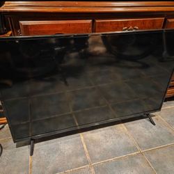 TCL 43” ROKU 4K TV Model 43S421