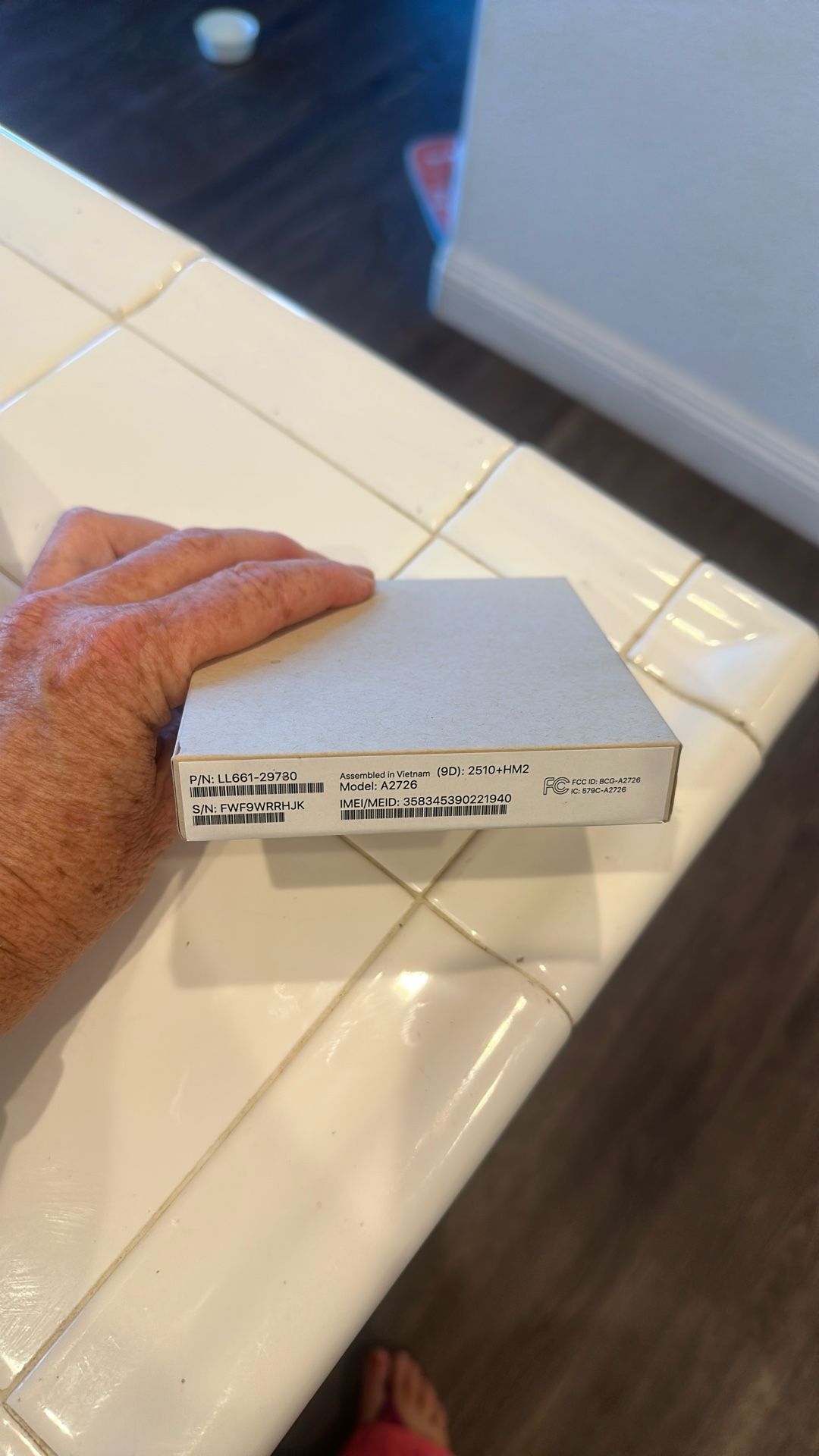 Apple Watch SE, 2nd gen, GPS plus Cellular plus multiple bands