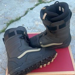 Vans Snowboard Boots Size 9