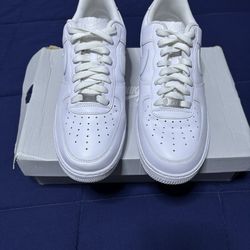 Nike Air Force 1 '07 Low Triple White  Size 9