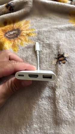 Apple HDMI adapter