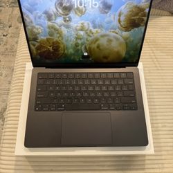 MacBook 14in 18gb 512gb