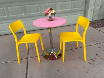 Bistro table and 2 chairs