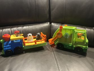 2 Fisher Price Little People Vehicles With Figures