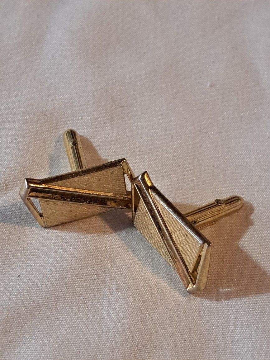 Vintage swank gold toned rectangular cufflinks