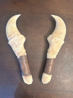 custom fallout deathclaw bone daggers