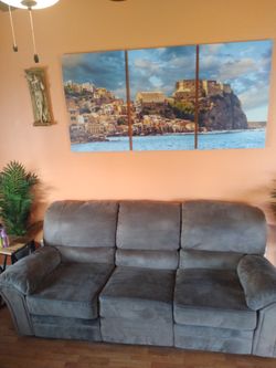 Free reclining sofas