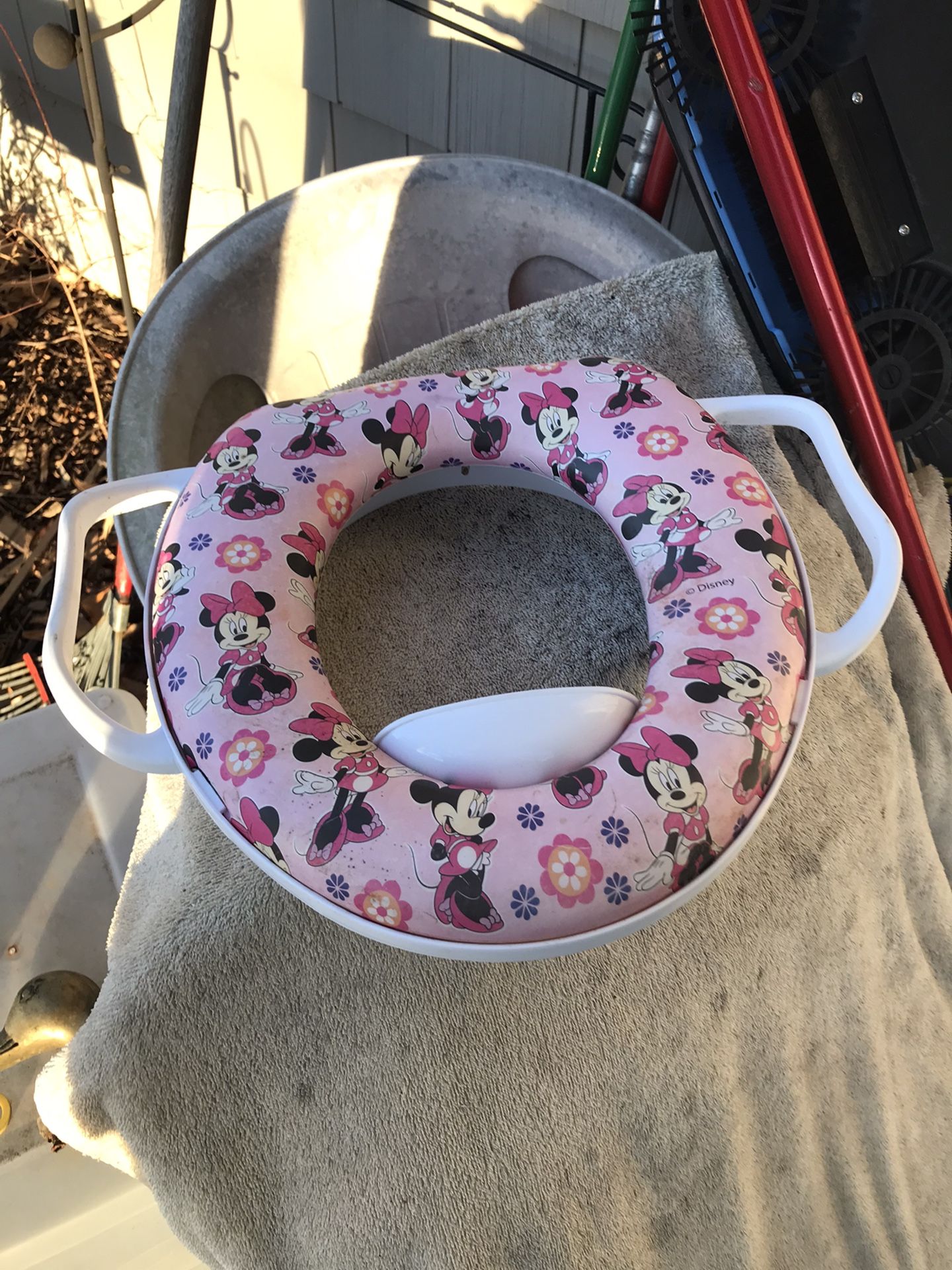 Nice Minnie Mouse Kids Potty Seat Trainer Only Eight Dollars Firm