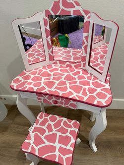 Children’s vanity (free)