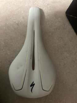 Specialized Phenom 143mm bicycle saddle