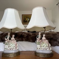 Pair of Beautiful Victorian Capodimonte Style, Lovers, Brass Base, Table Lamps