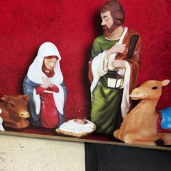 New In Box 6 Piece LED Nativity Scene Set 