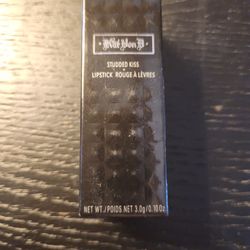Kat Von D lipstick 
