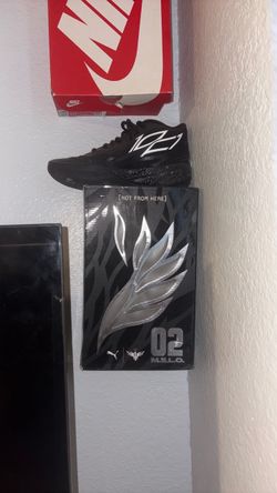 Basketball shoes