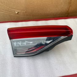 2019 2020 2021 2022 TOYOTA AVALON LH DRIVER TAIL LIGHT OEM