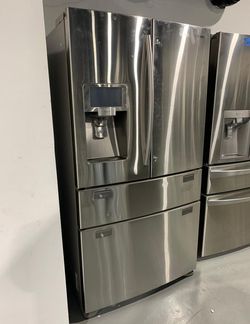 Samsung 4-Door Black Stainless Refrigerator Fridge
