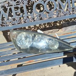 2004 Toyota Corolla Headlight