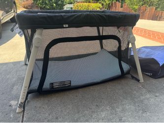 Guava Family Lotus Travel Crib
