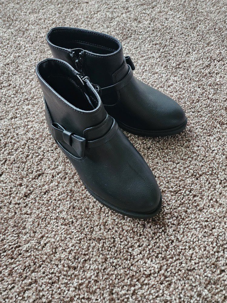 Brand New Girl's Boots - Size 12