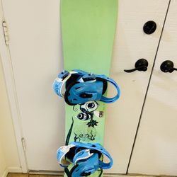 138cm Snowboard With Bindings