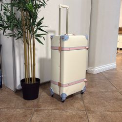 NEW ✨ SUPER CUTE PAIR OF SUITCASES