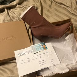 Womens Heels Never Worn Size 6