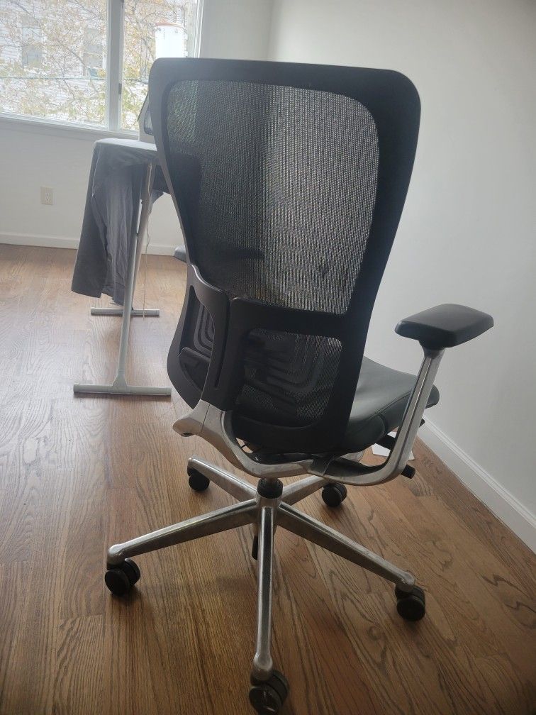 Haworth Zody Office Chair – Moving out Sale
