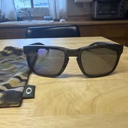 Good condition oakley holdbrook camo prizm sunglasses