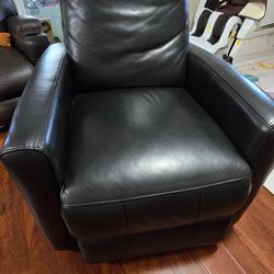 Power Recliner Chair – Excellent Condition