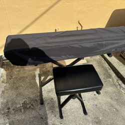 Piano, Yamaha, con Stans Estuche,  y asiento