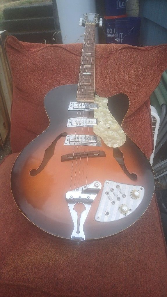 1968 DECA HOLLOW BODY ELECTRIC GUITAR