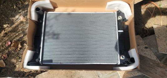 Brand New Radiator PR2081A Will for multiple 4cyl Cars, I Got it for 94-98 SAAB 900 (99-03 9-3 4Cyl Gas W/Turbo EX03 Sedan PTAC 2R)
