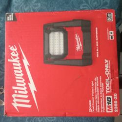 Milwaukee
M18 GEN-2 18-Volt Lithium-Ion Cordless 4000 Lumens ROVER LED AC/DC Flood Light (Tool-Only)