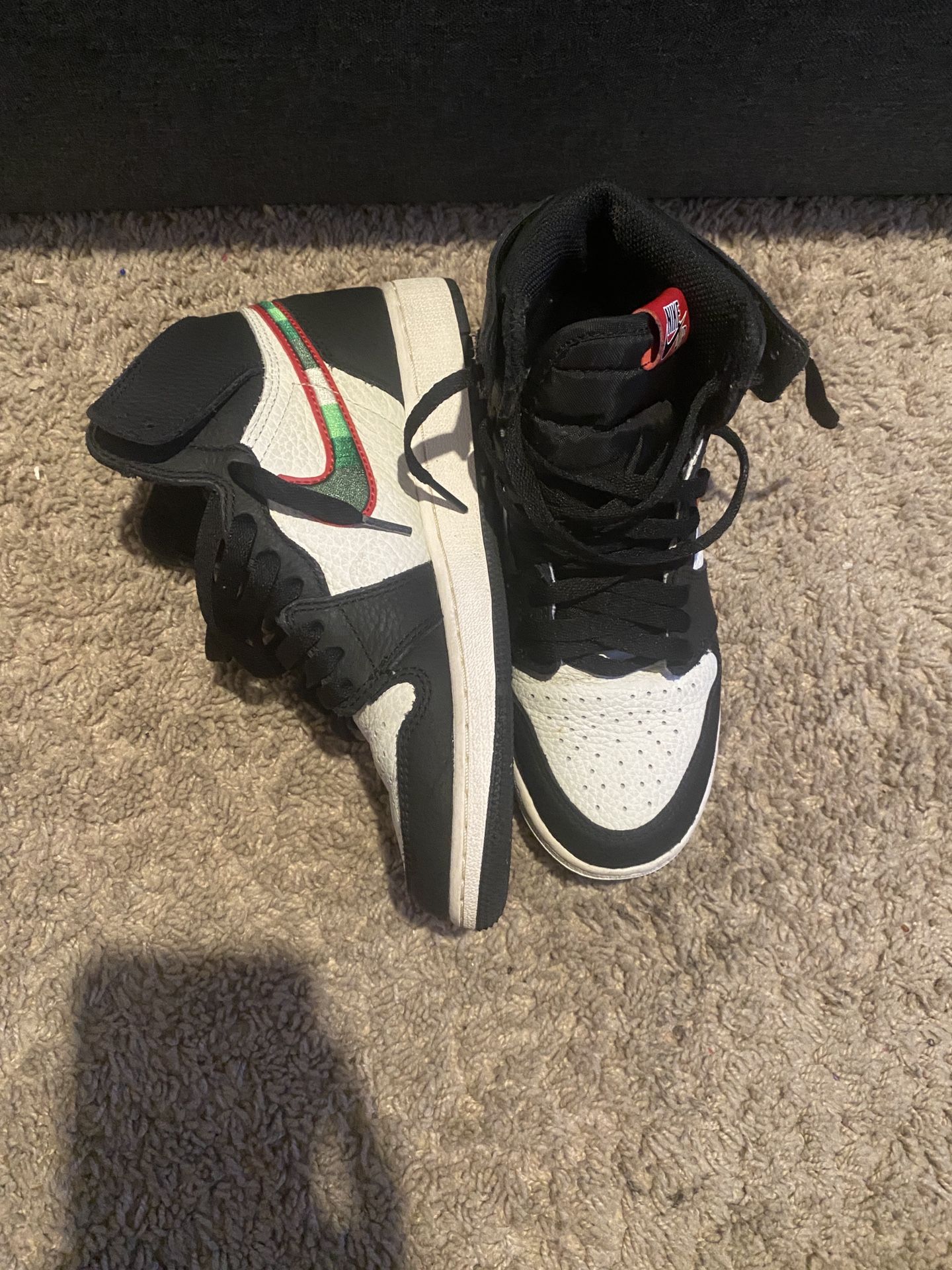 Air Jordan 1 Sports Illustrated gs (used)