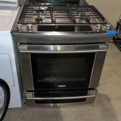 ELECTROLUX slide in draft gas stove