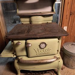 Antique Victor Countess Iron Stove