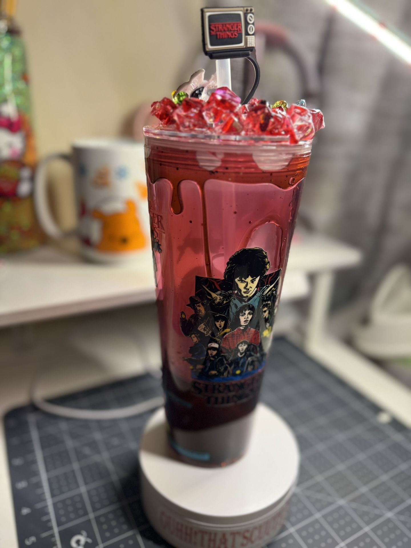 24oz Snow Globe Drip Cup