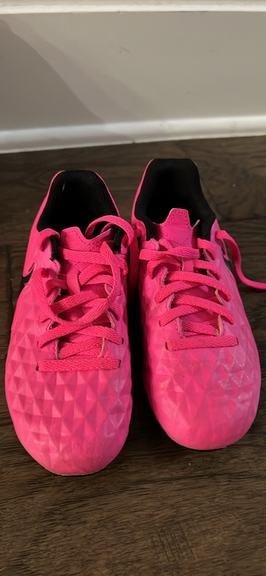 Kids Soccer cleats Pink Nike Tiempo Size 12c