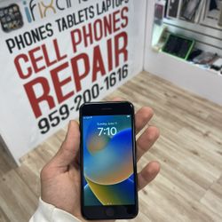 Iphone Se unlocked Black