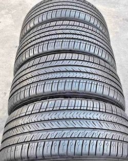 255/45/20 vendo set de Tires en buenas conditions  de vida las 4