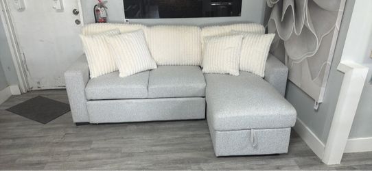 Gray Fabric Sectional Sofa with Storage Chaise
