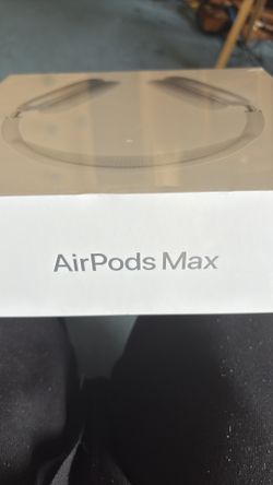 Silver And White AirPod Max 