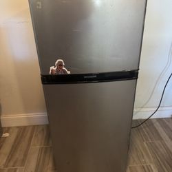 Frigidaire  Smaller Fridge And Freezer Works Great 
