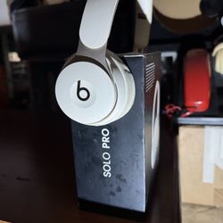 Dr. Dre Beats HD Headphones