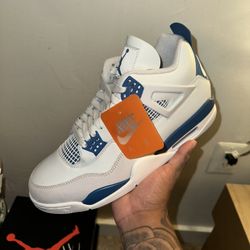 Jordan Retro 4 military Blue 2024 (size 11-.11.5)