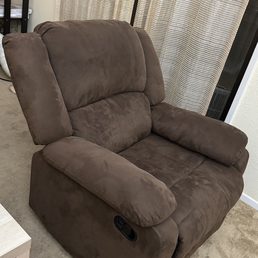 Comfortable Plush Recliner for Sale