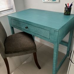 Desk / Table