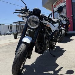 2023 Husquvarna Svartpilen  